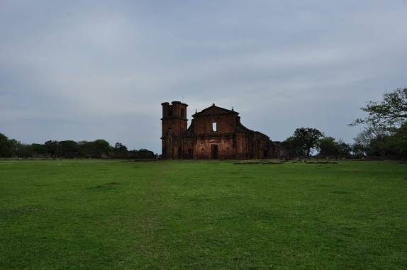 Chegando à Missão de São Miguel Arcanjo, a mais bem conservada das Missões em território brasileiro, em São Miguel das Missões, no Rio Grande do Sul
